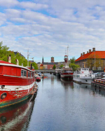 Frd  Holms Kanal Af Helle Christensen