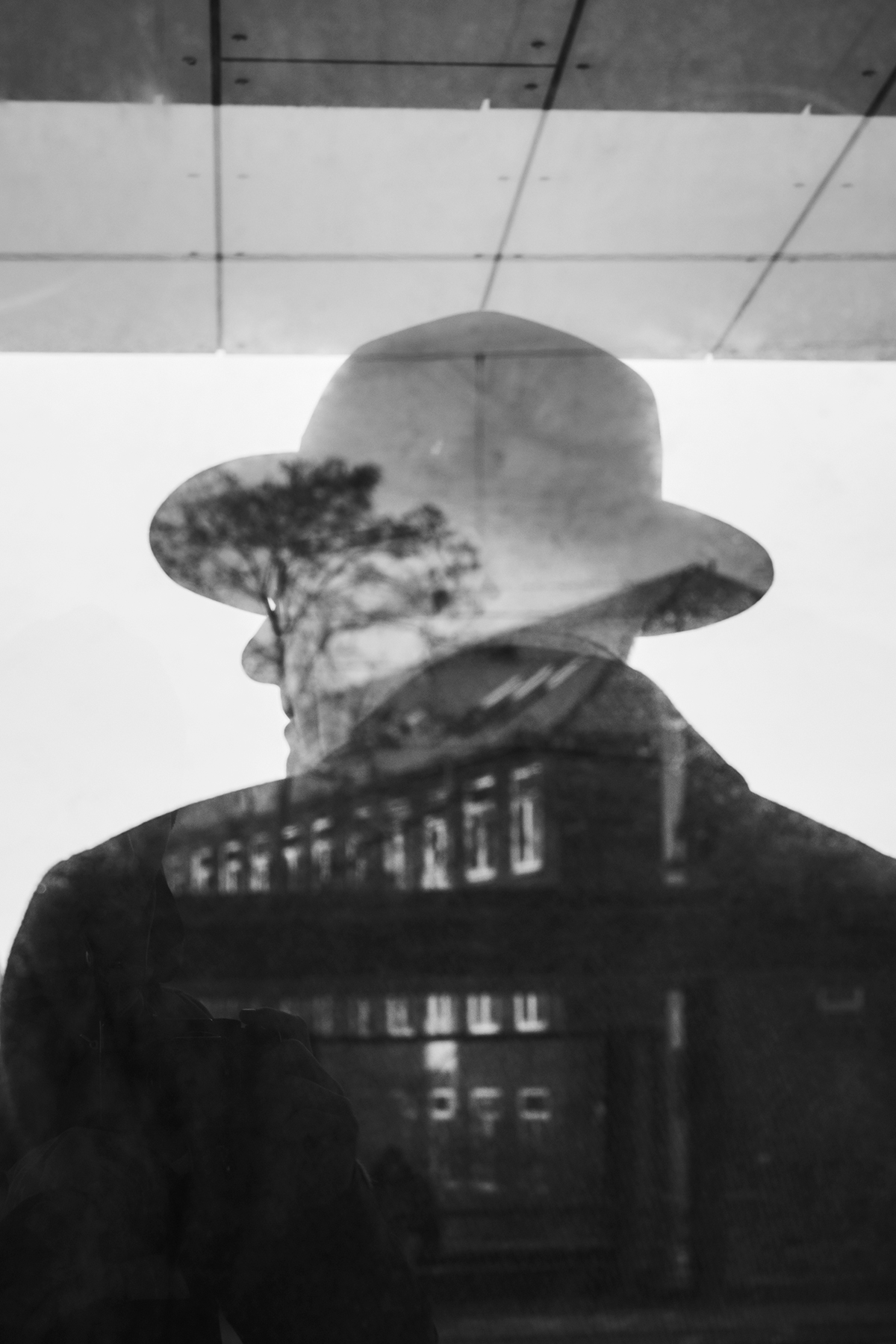 Homage Magritte Af Erik Cheng