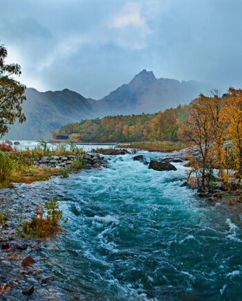 Autumn River Af Frank Olsen