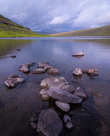 Lake By Sørvaì Gsvatn Af Rasmus Gundorff Sæderup
