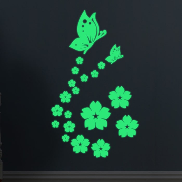 Selvlysende Wallsticker Med Elegante Sommerfugle Og Flotte Blomster  20 Stk   Alt