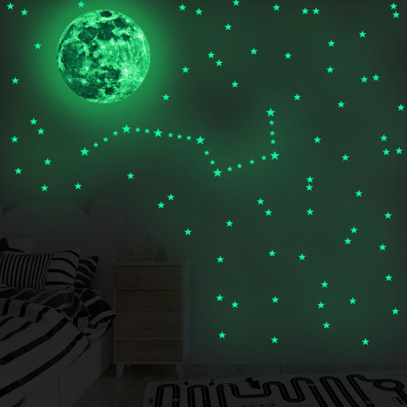 Selvlysende Wallsticker Med 166 Stjerner Og En Stor Flot Fuldmåne
