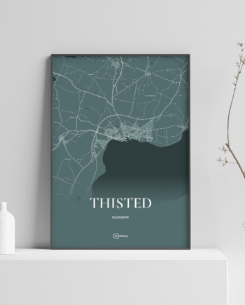 Thisted Plakaten Fuldt Kort Skovgrøn 70 100 Cm  B1