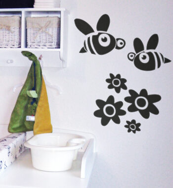 Beebee Wallsticker Af Alan Smithee  36x48 Cm