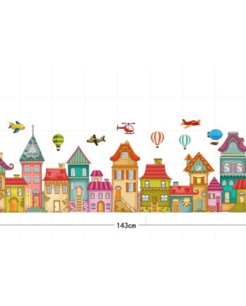 Farverig Wallsticker Med En Flot Hyggelig By Med Huse  Luftballoner  Flyvere Mm
